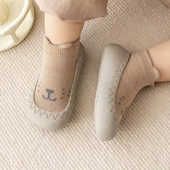 Bébé assise porte chaussure bebe vert collant brun