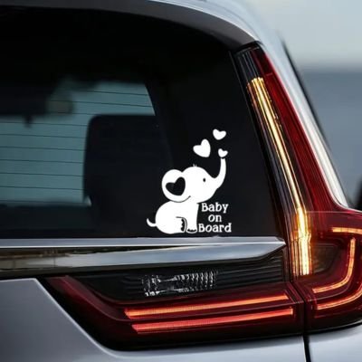 Autocollant bébé à bord éléphant  couleur en arrière voiture