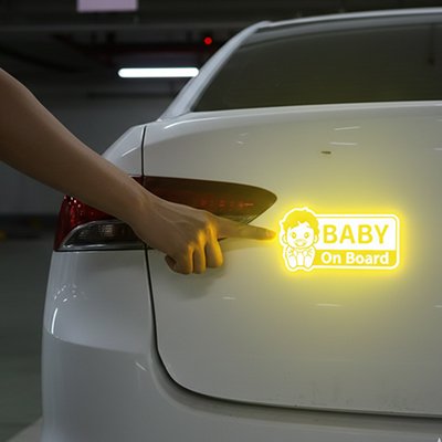 Bébé à bord lumineux colle sur coffre arrière de voiture