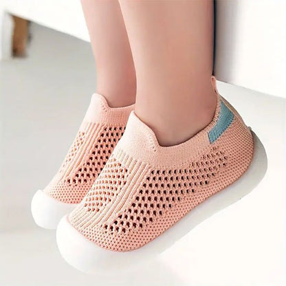 Bébé assis porte chaussure bebe rose design