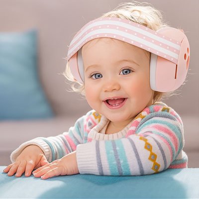 Bébé assise porte casque anti bruit bébé  rose