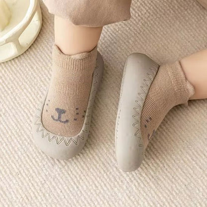 Bébé assise porte chaussure bebe vert collant brun