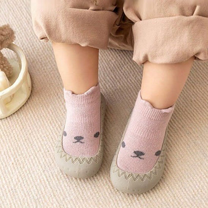 Bébé assise porte chaussure bebe vert collant rose