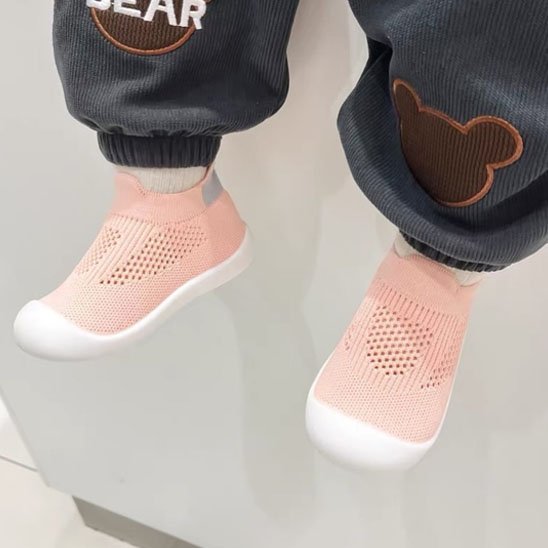 Bébé debout porte chaussure bebe  rose design