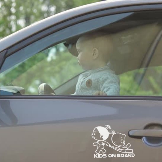 Bébé en voiture sécurité maximale avec autocollant bébés à bord