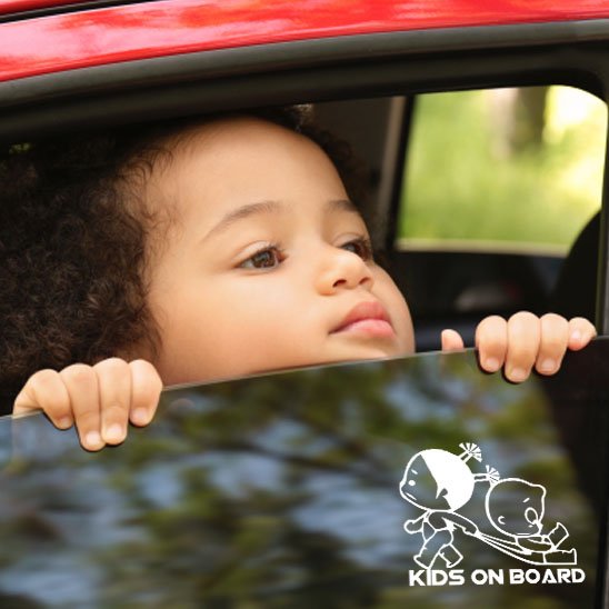 Bébé en voiture sécurité visible avec autocollant bébés à bord