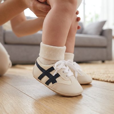 Bébé marchant porte chaussure bebe blanc vert