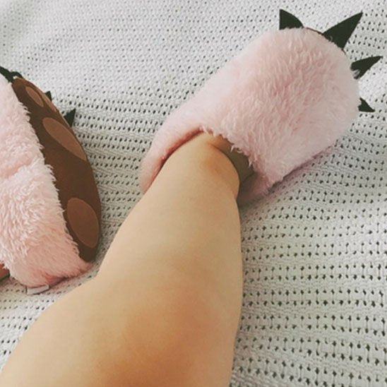 Bébé porte chausson bébé fourrure rose claire