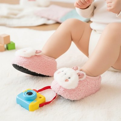 Bébé porte chausson bébé rose chaton