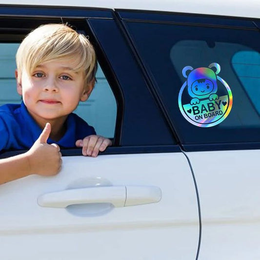 Enfant en voiture avec auto collant bébés à bord