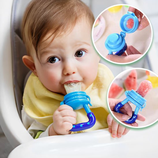 grignoteuse bébé bleu avec fruit et bébé marche autre dans bouche