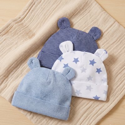 Lot de trois bonnets bebe petites oreilles à dominance bleu
