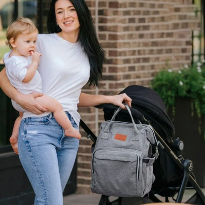 Maman accroche sac à langer gris jean