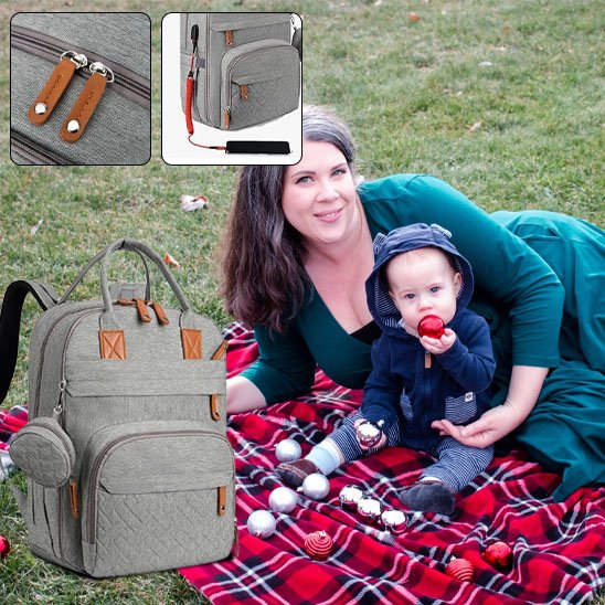 maman bébé au parc mode détente avec sac à langer