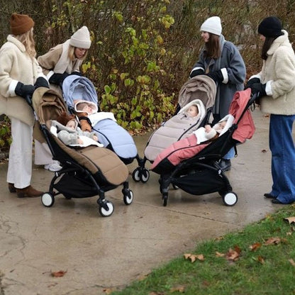 Mamans avec bébés-dans-chancelière poussette rose gris bleu marron