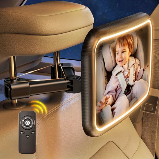 Miroir voiture bebe exposé avec reflet de bébé