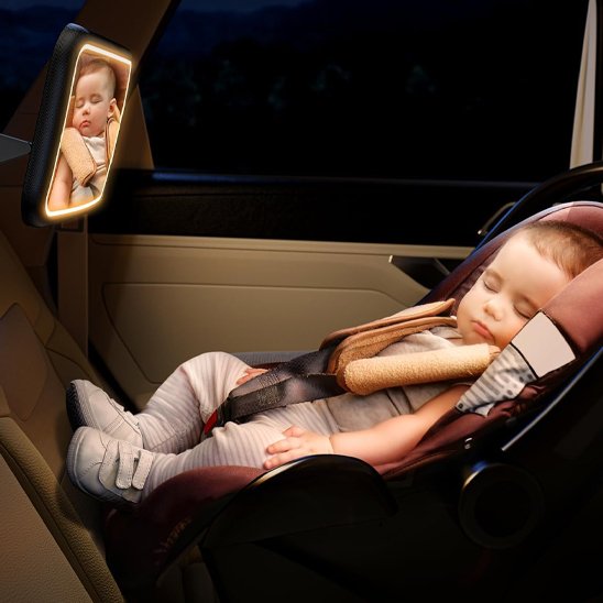 Reflet bébé endormit devant miroir voiture bébé